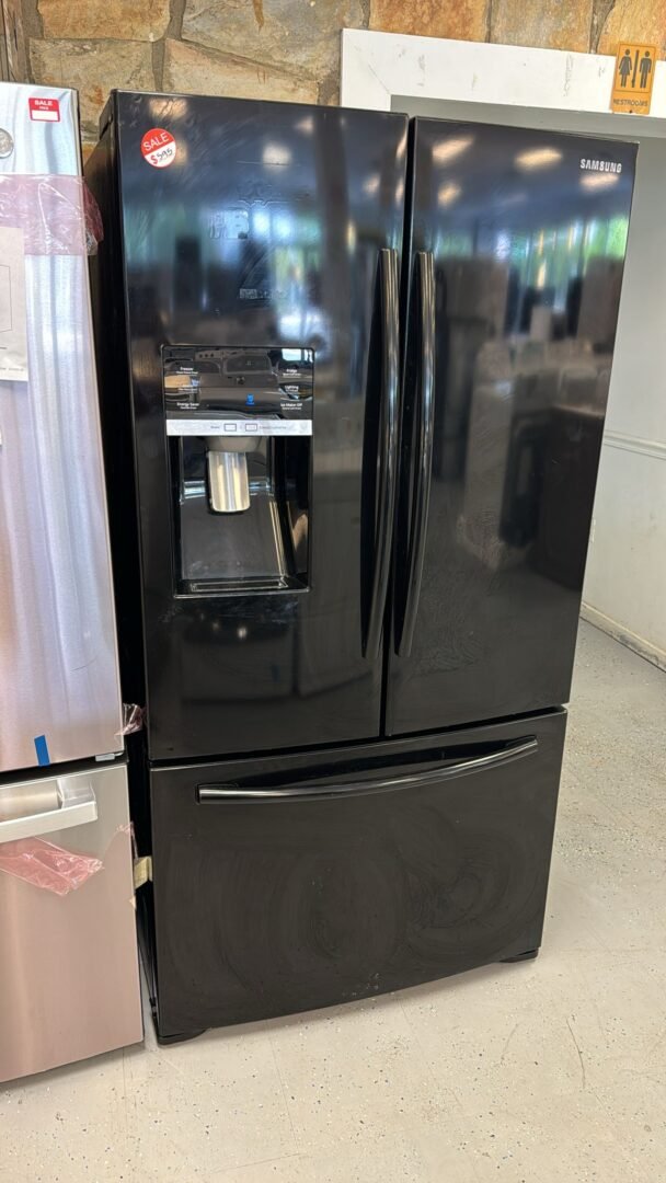 Samsung Like New 3 Door French door Refrigerator With Water Dispenser – Black