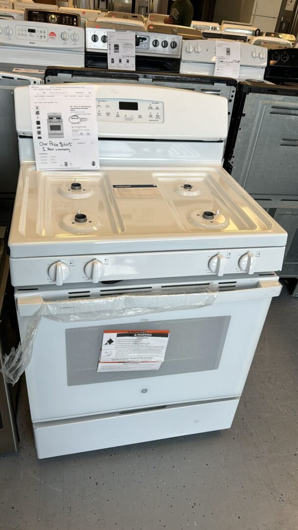 GE – New – 5.0 Cu. Ft. Self-Cleaning Freestanding Gas Range – White