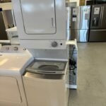 Whirlpool Like New Stack unit – White