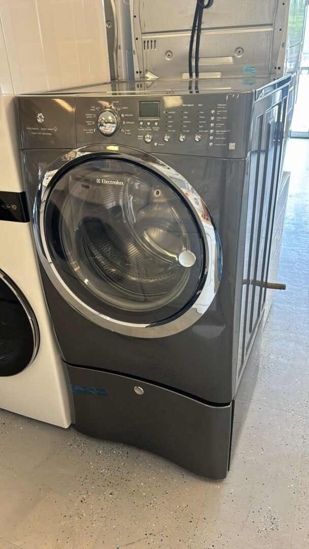Electrolux Used Like New Front Load Washer – Black