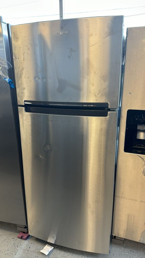 Whirlpool – 17.7 Cu. Ft. Top-Freezer Refrigerator – Stainless Steel