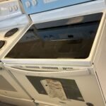 Whirlpool Like New Electric Range Freestanding – White