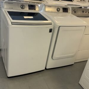 : Samsung Like New Washer Dryer Set - White