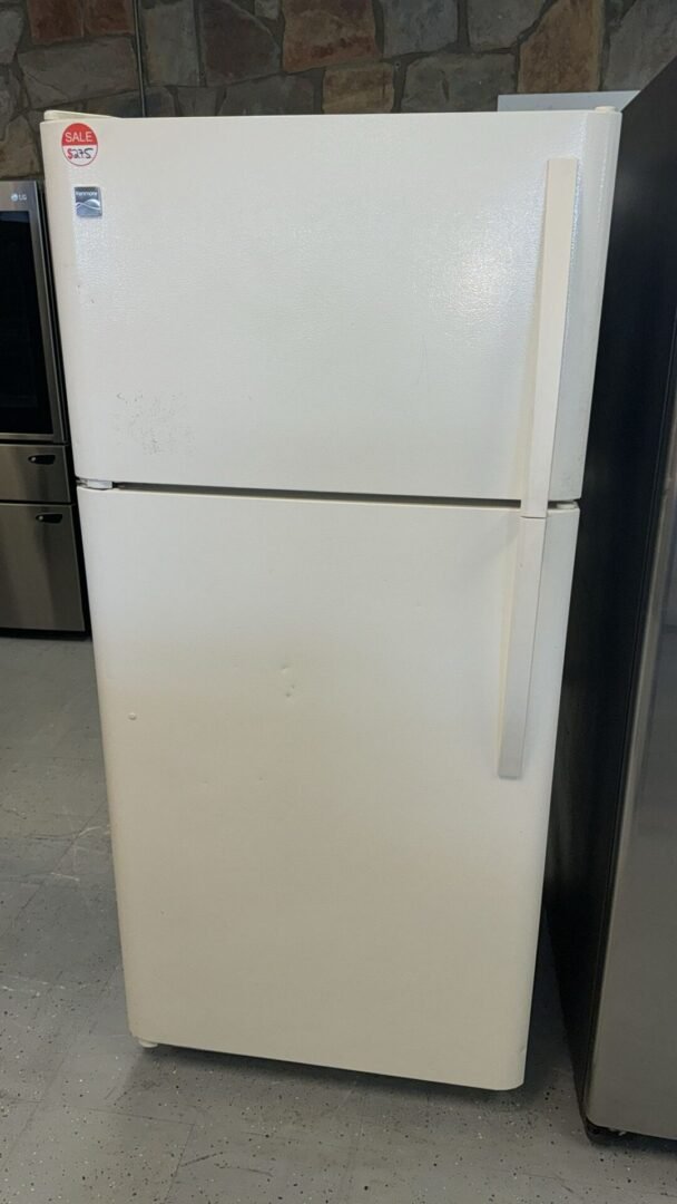 Kenmore Used Top Bottom Refrigerator – White