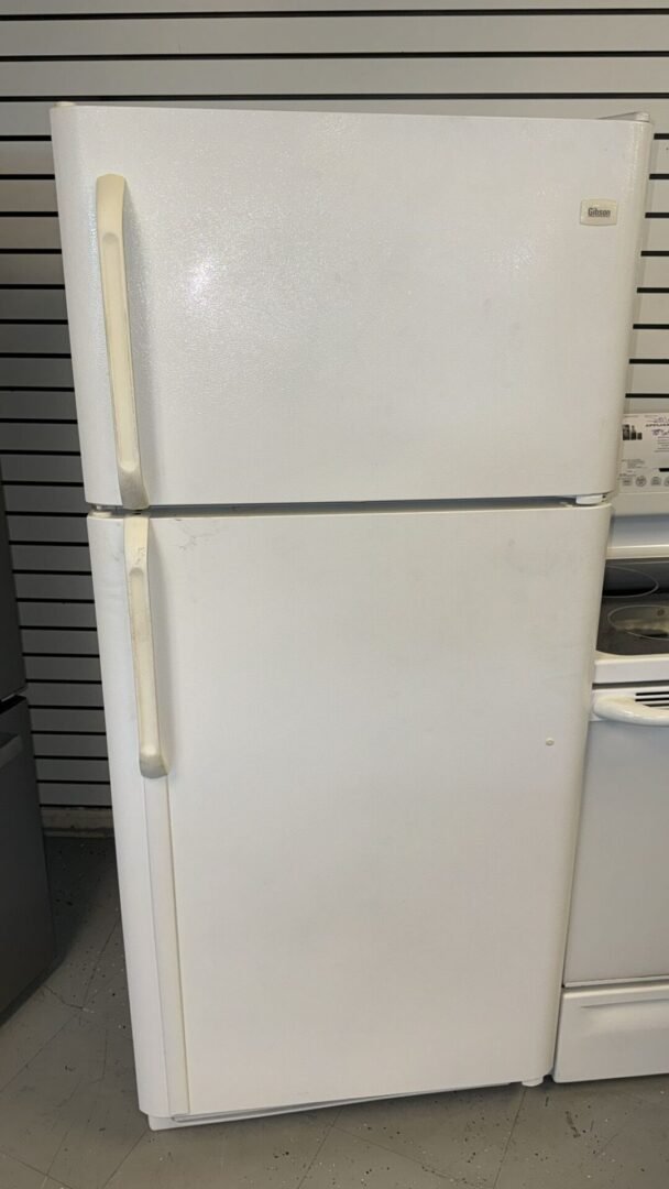 Gibson Used Top Bottom Refrigerator – White