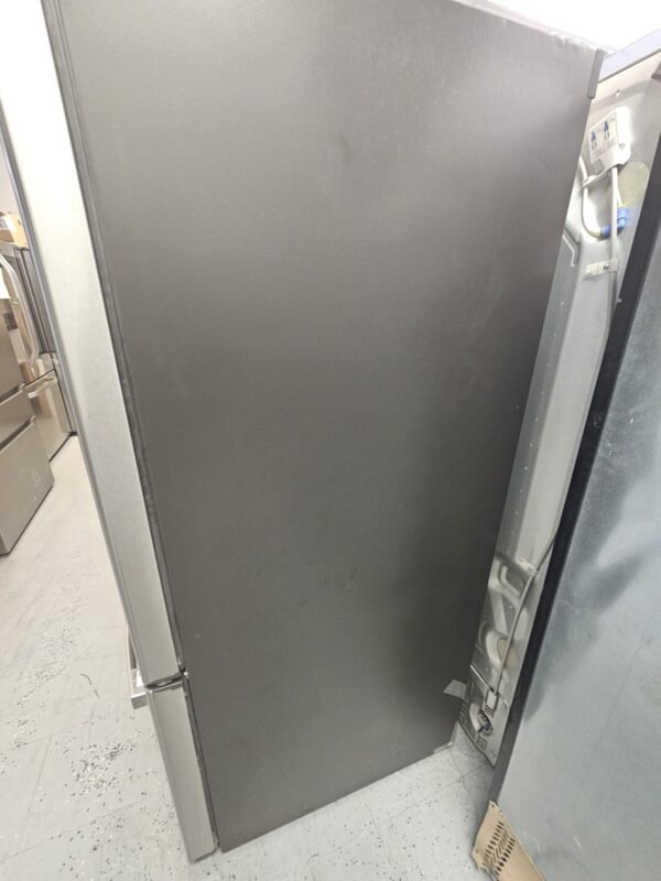GE Profile PFE28KYNIFS - 27.7 Cu. Ft. French-Door Refrigerator - Image 10
