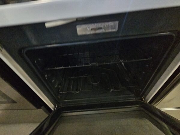 GE JBP35DM1WW Used 30" Coil top Free-Standing Electric Range-White - Image 3
