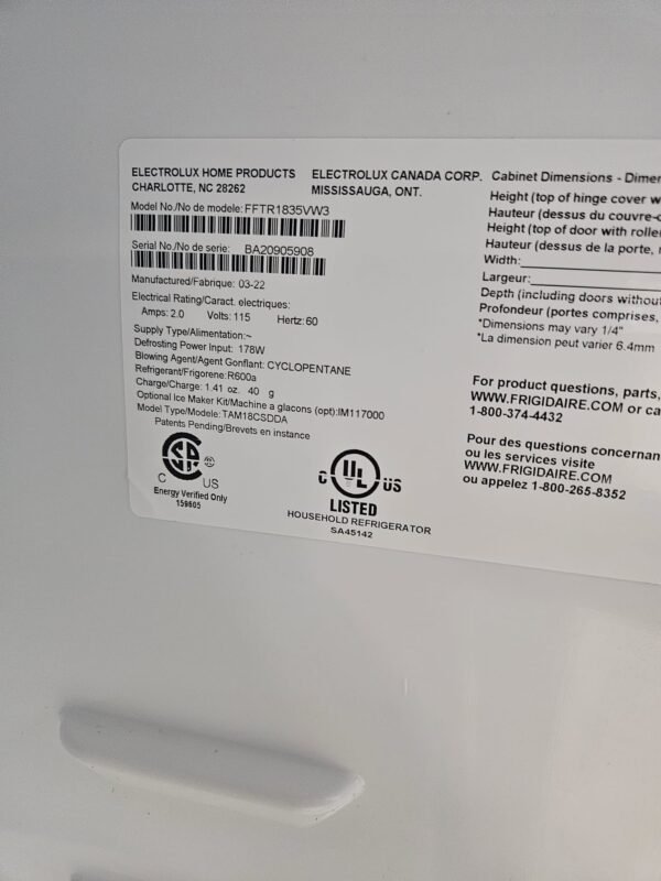 Frigidaire FFTR1835VW3 Used 30 Inch Top Freezer Refrigerator- White - Image 3
