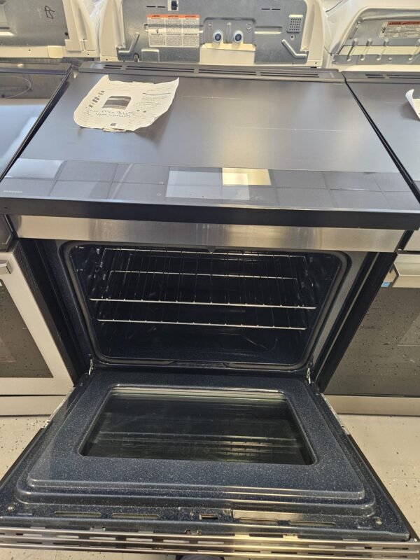 Samsung BESPOKE NSI6DG9900SRAA 30" Slide-In Induction Smart Range- Stainless Steel - Image 3