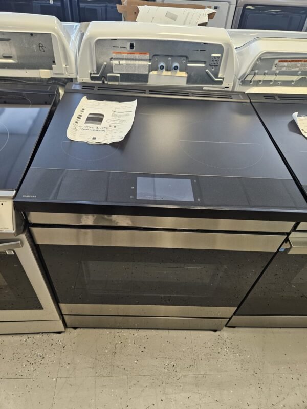 Samsung BESPOKE NSI6DG9900SRAA 30" Slide-In Induction Smart Range- Stainless Steel - Image 2