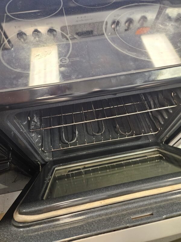 Frigidaire LEEFM389FEB Used Electric Range with Smooth Cooktop- Stainless Steel - Image 2