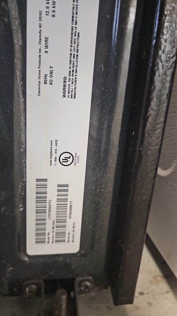 Frigidaire LFEF3054TFJ Refurbished 30" Electric Range- Stainless-Steel - Image 4