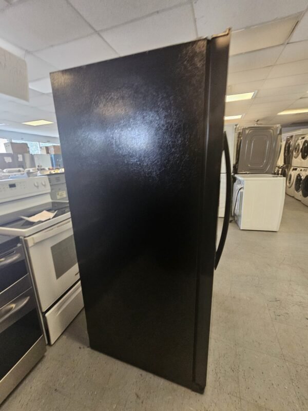 Whirlpool Gold GSF26C4EXB 26.4 cu. ft. Side by Side Refrigerator - Image 2