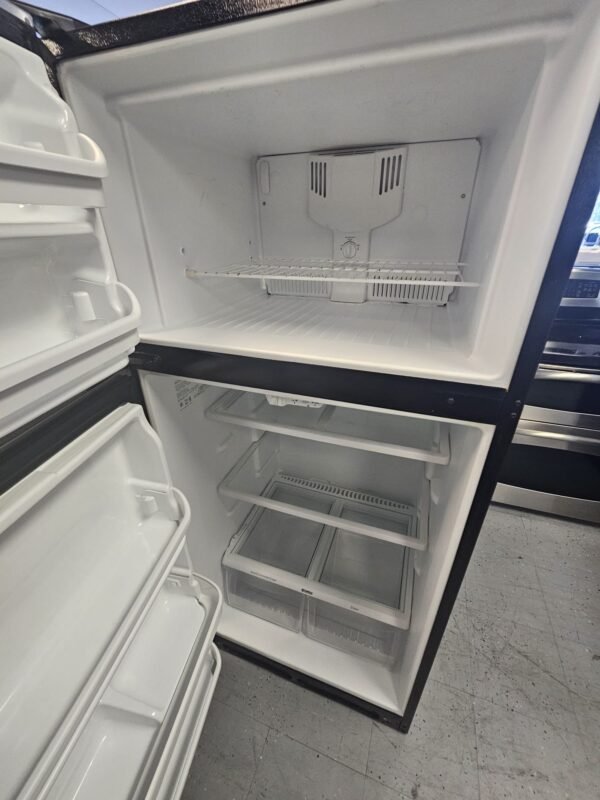 Kenmore 30" Refurbished 253.6481040E Top Freezer Refrigerator - Image 5