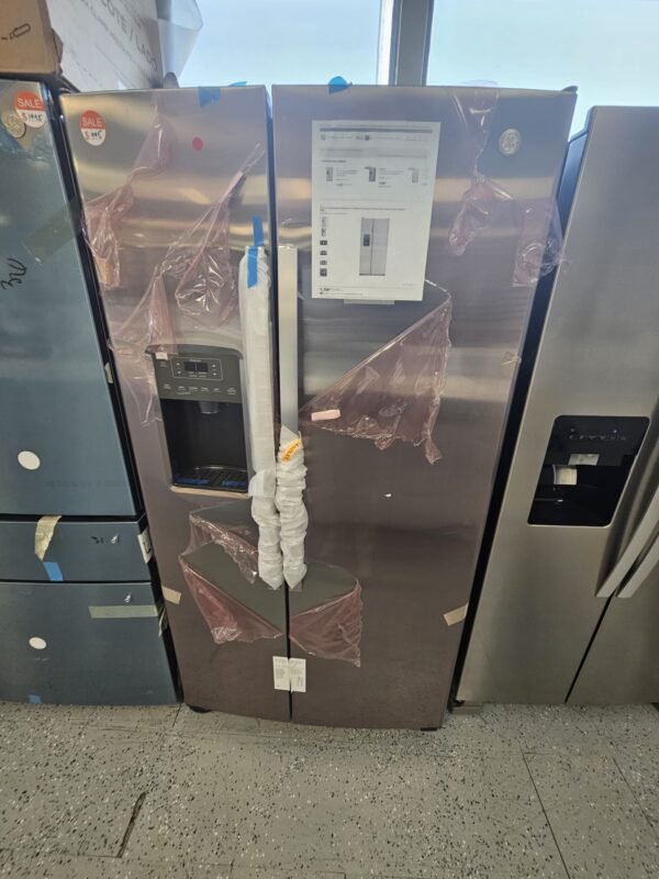 GE GSE25GYPHCFS New 36" Freestanding Side by Side Refrigerator- Stainless Steel - Image 2