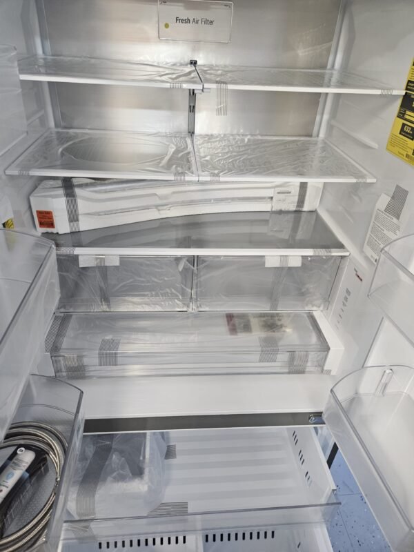 LG LRFLC2706S 36 Inch Counter-Depth MAX™ French Door Refrigerator - Image 4