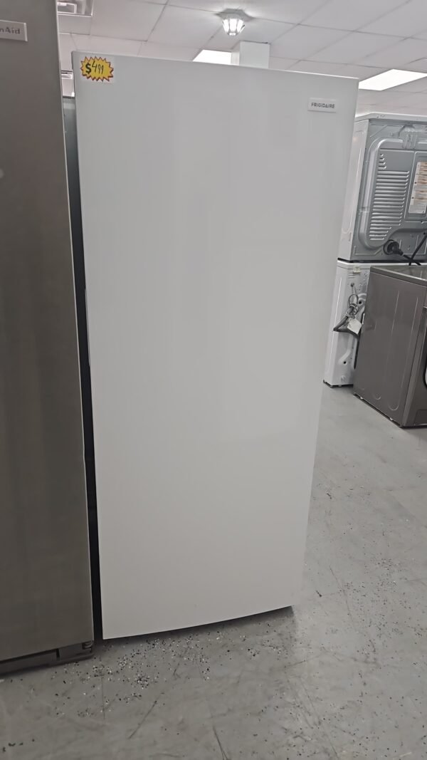 Frigidaire FFFU16F2VW 28 Inch Freestanding Upright Freezer - Image 2