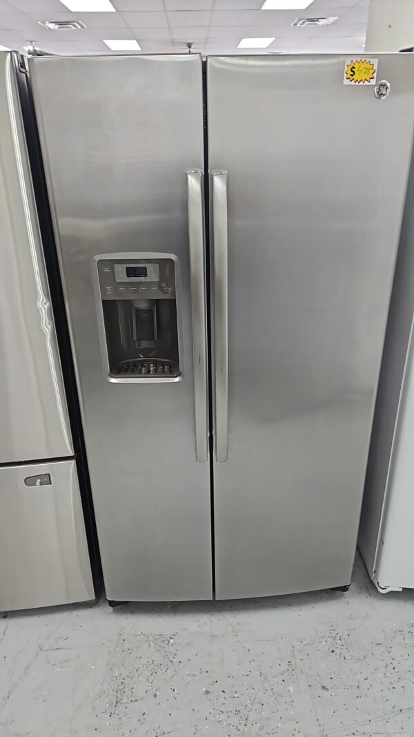 GE GSE25GSHJCSS Used 25.3 Cu. Ft. Side-By-Side Refrigerator- Stainless Steel - Image 2