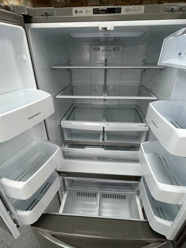 LG LFC25765ST Used 24.9 cu. ft. French Door Refrigerator- Stainless Steel - Image 3